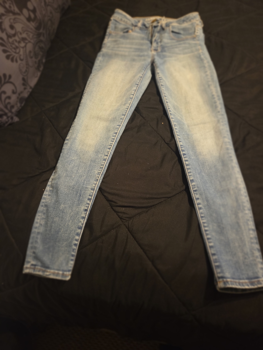 American Eagle Outfitters Light Wash Skinny Jeans